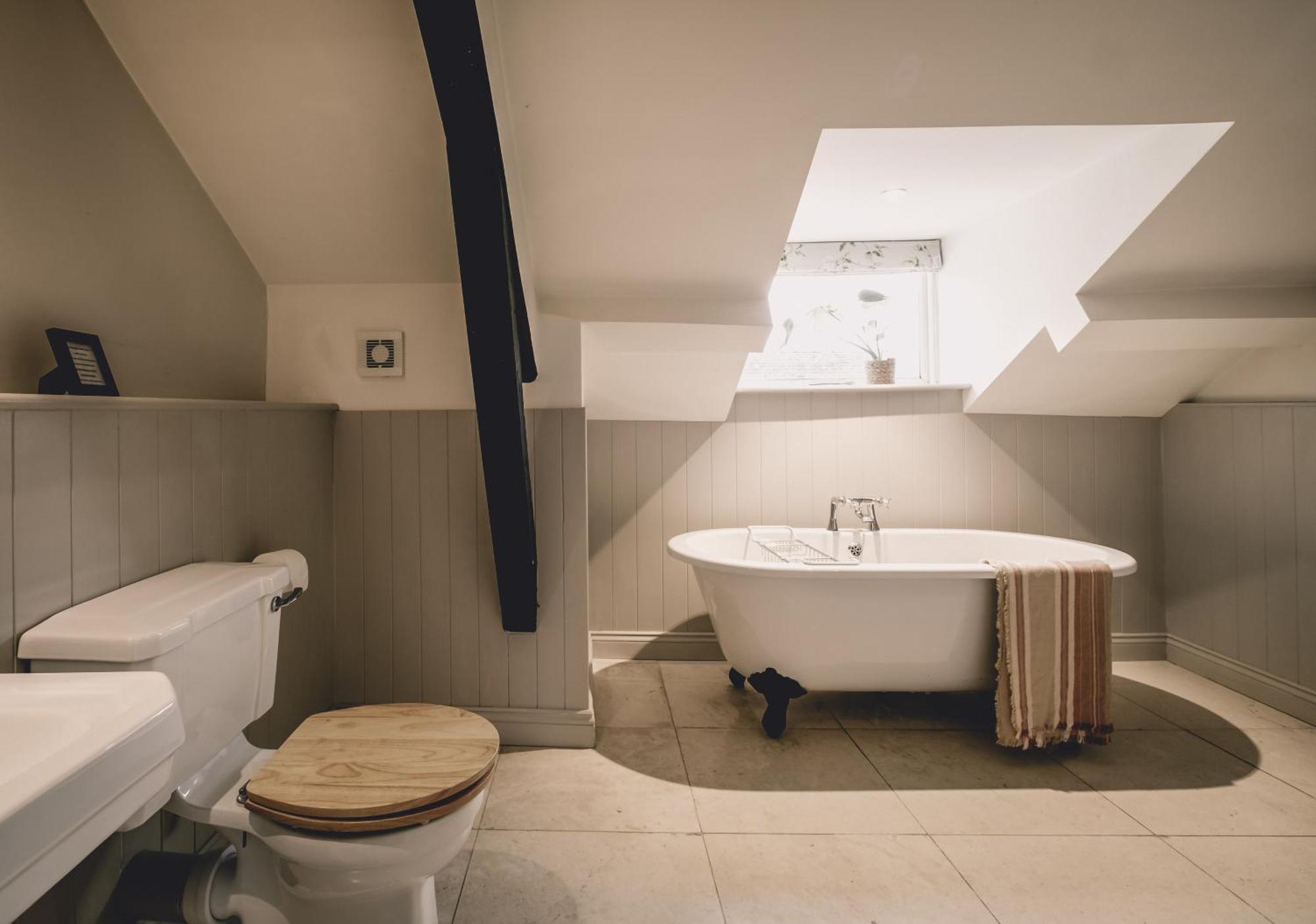 The Hare & Hounds Inn Bowland Bridge Dış mekan fotoğraf