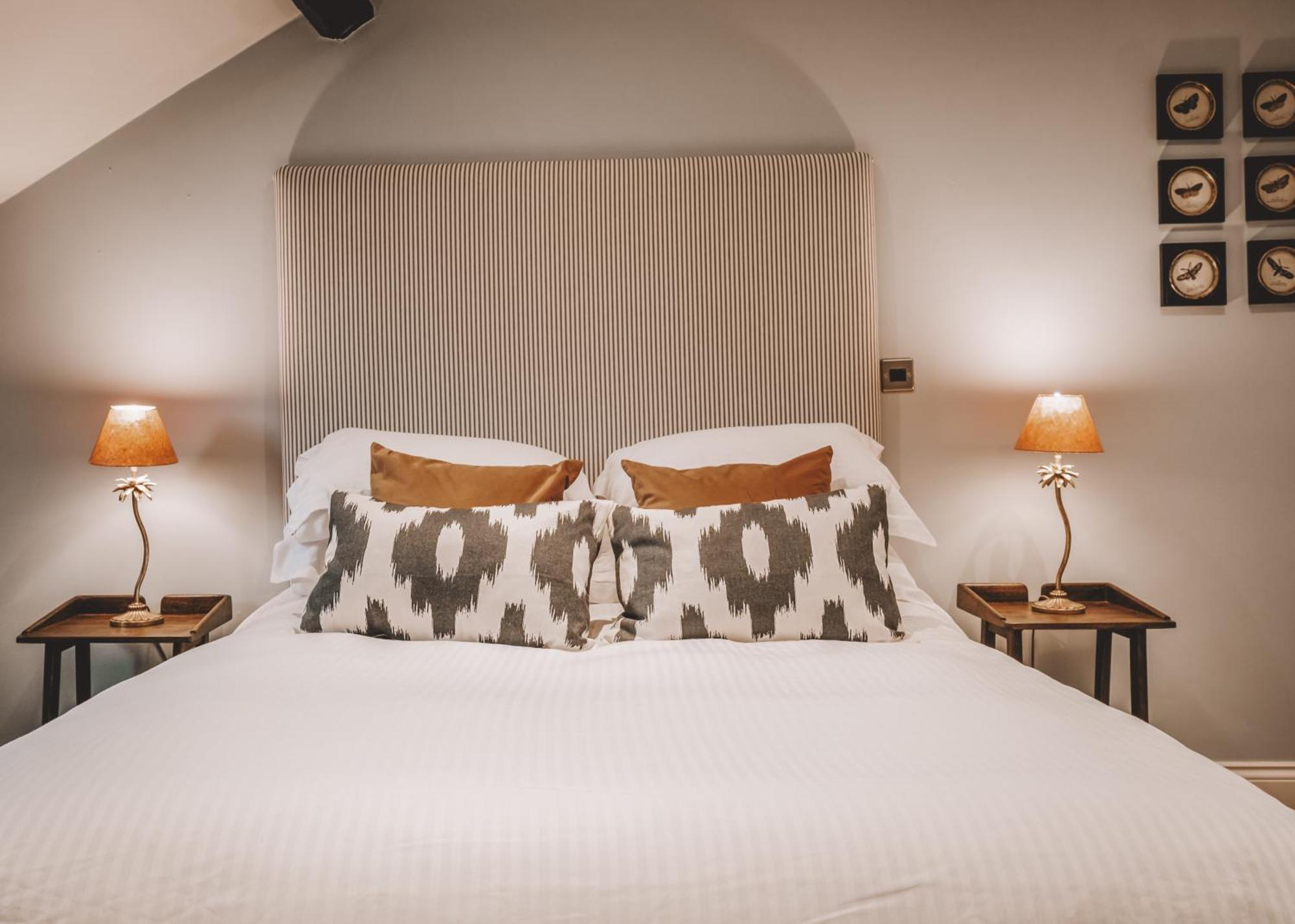 The Hare & Hounds Inn Bowland Bridge Dış mekan fotoğraf