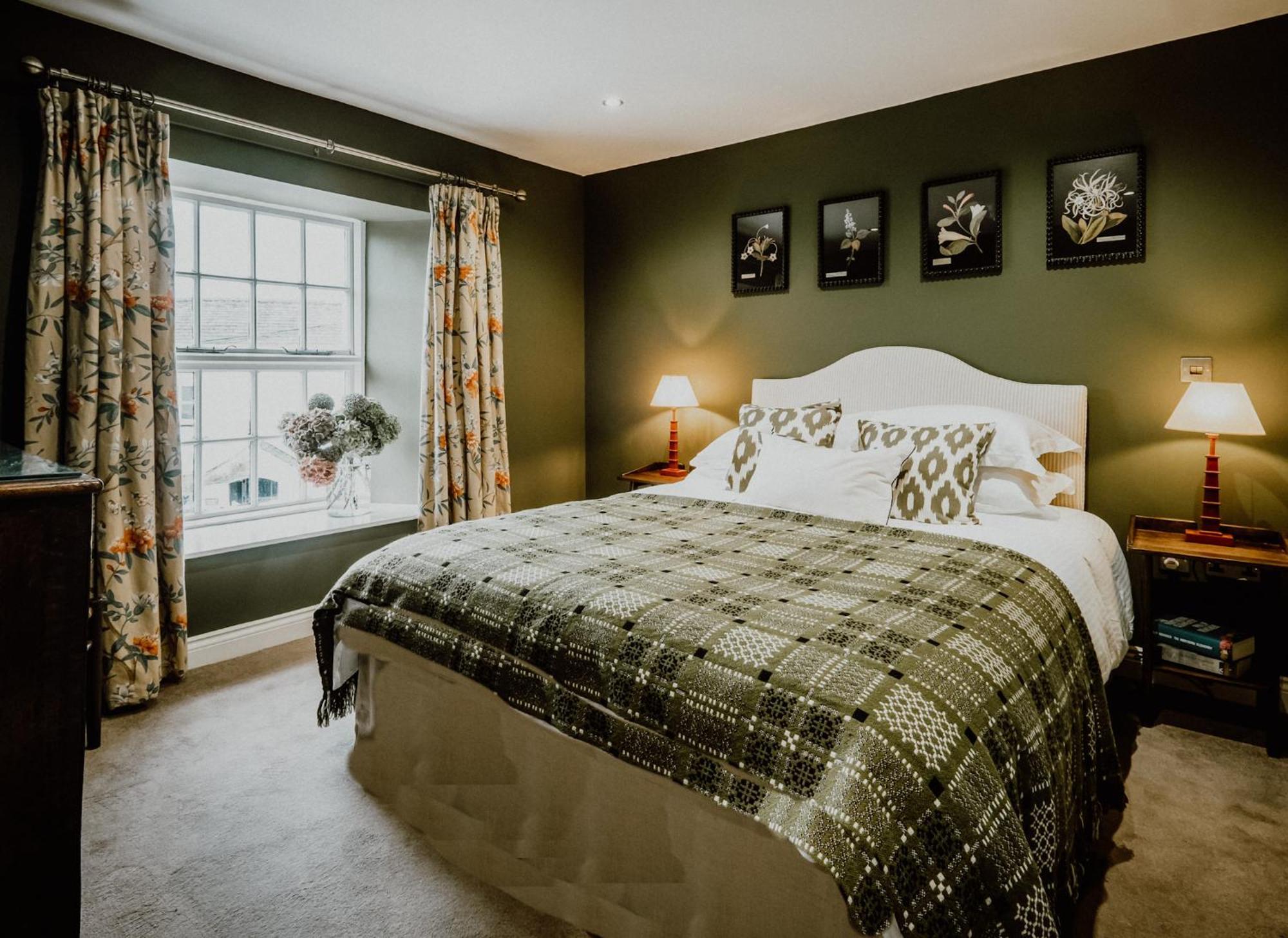 The Hare & Hounds Inn Bowland Bridge Dış mekan fotoğraf