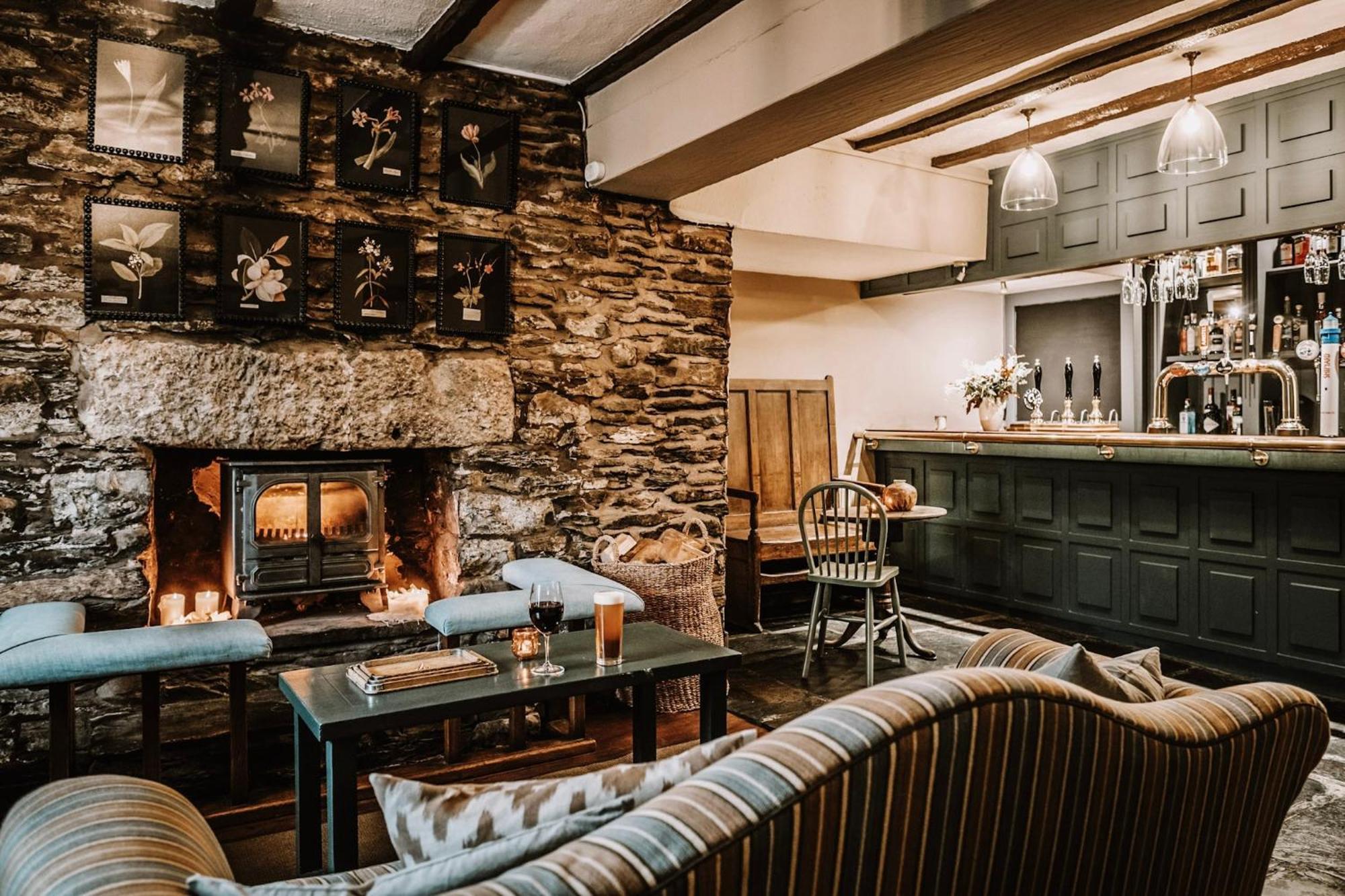 The Hare & Hounds Inn Bowland Bridge Dış mekan fotoğraf
